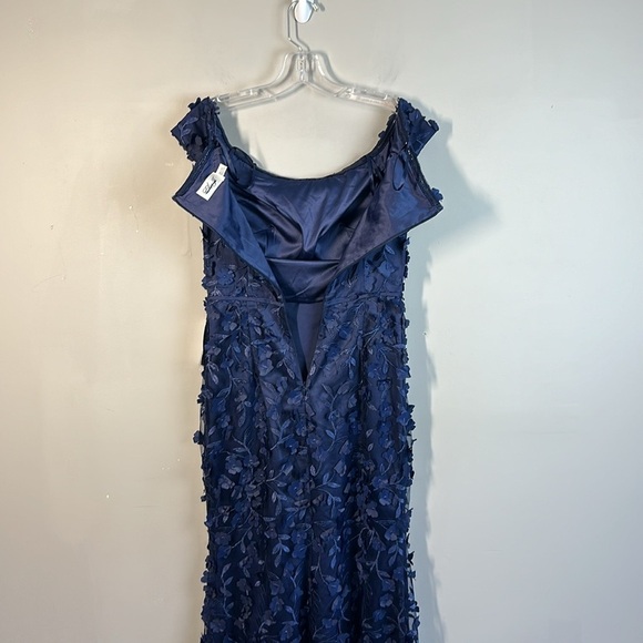 NWOT Eliza J Navy Off The Shoulder 3D Floral Evening Dress Size 2 - Picture 13 of 16